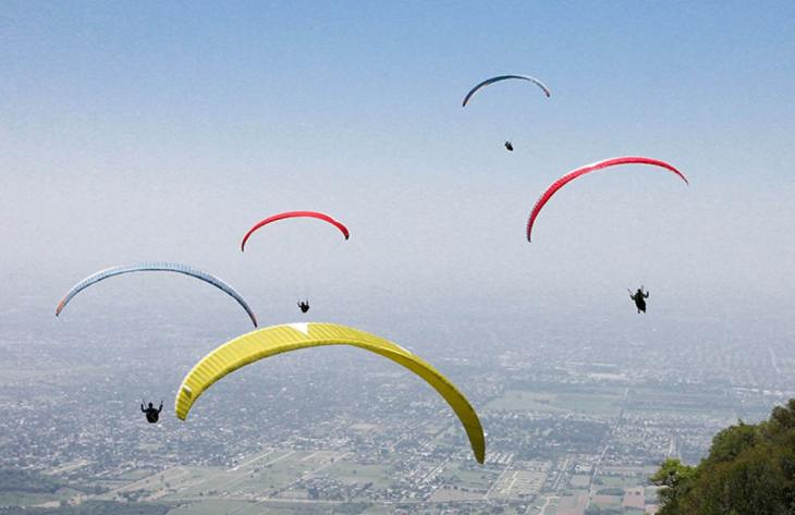 Tucumán despide septiembre con festivales y parapentes