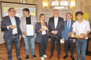 251107082709_31912-300x200 Fiesta Nacional del Sánguche de Milanesa