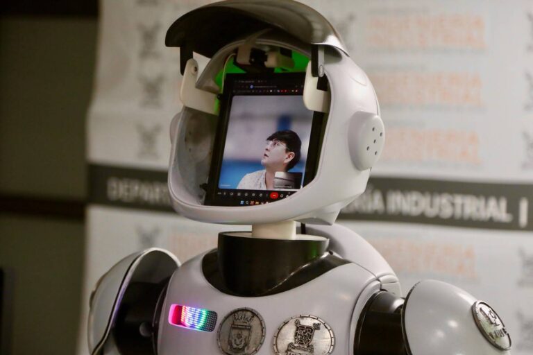 stelarbot-manejo-personas-discapacitadas.jpeg__1440x2000_q70_subsampling-2