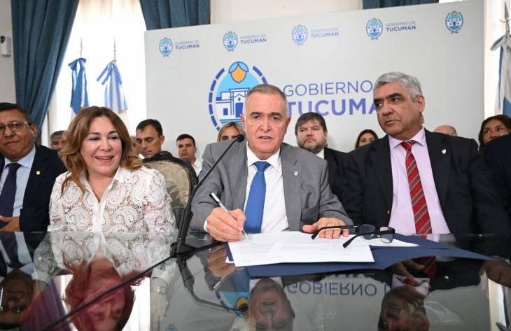 Estatales tucumanos recibirán bono navideño de 100 mil pesos