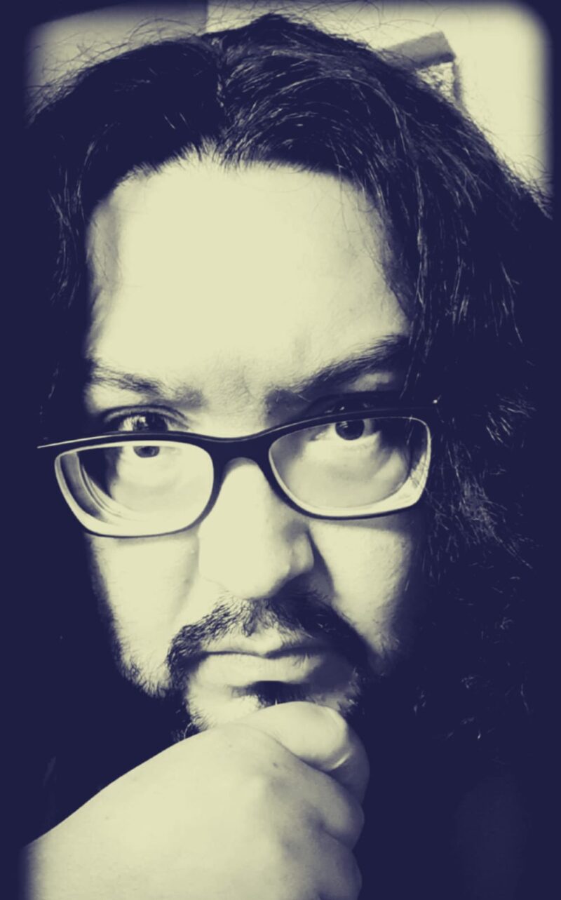 Escritor Enzo Farias Molina