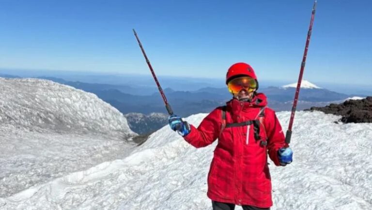 Amalia Figueroa, a los 71 años hizo cumbre en el Volcan Lanin, foto gentileza LMNeuquén