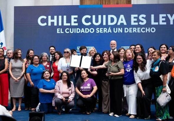 Promulgan la Ley Chile Cuida