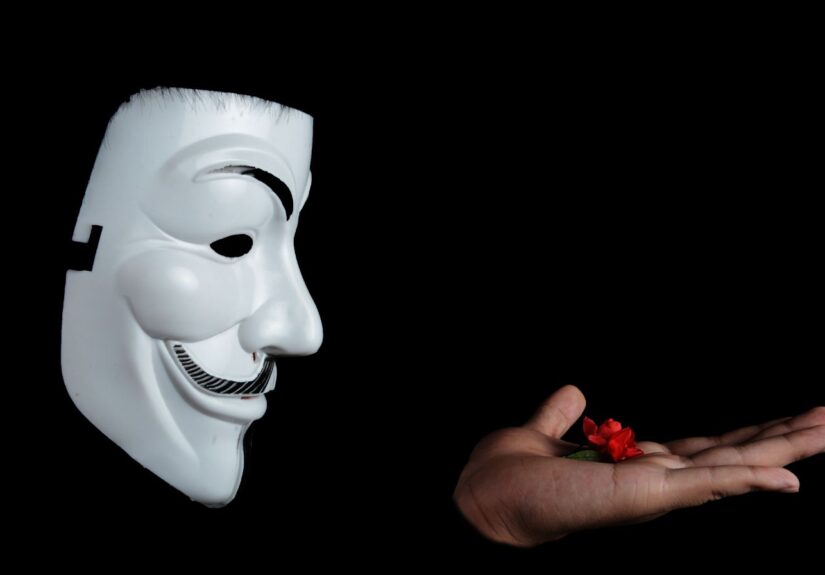 Cuando el Silencio También Traiciona