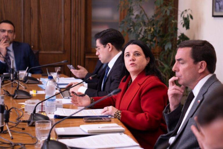 Ministra Steinert- Ley sin escape